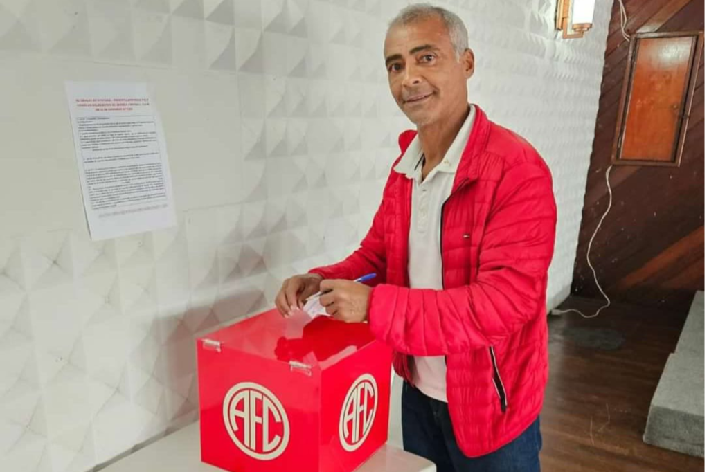 America muda estatuto