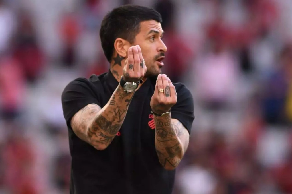 Lucho González é demitido do Athletico-PR