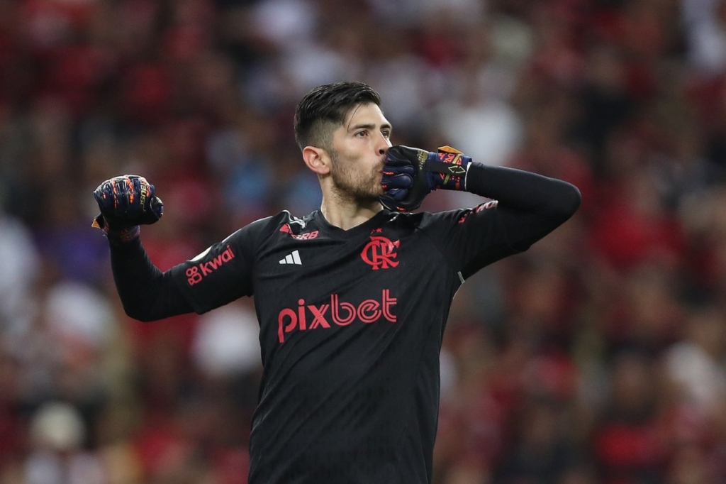 Agustín Rossi reconhece importância de vencer fora, mas valoriza ponto conquistado pelo Flamengo