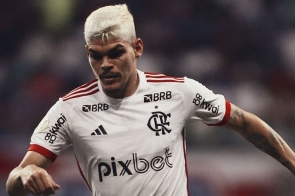 Ayrton Lucas teve atuação destacada na vitória do Flamengo que segue no G4