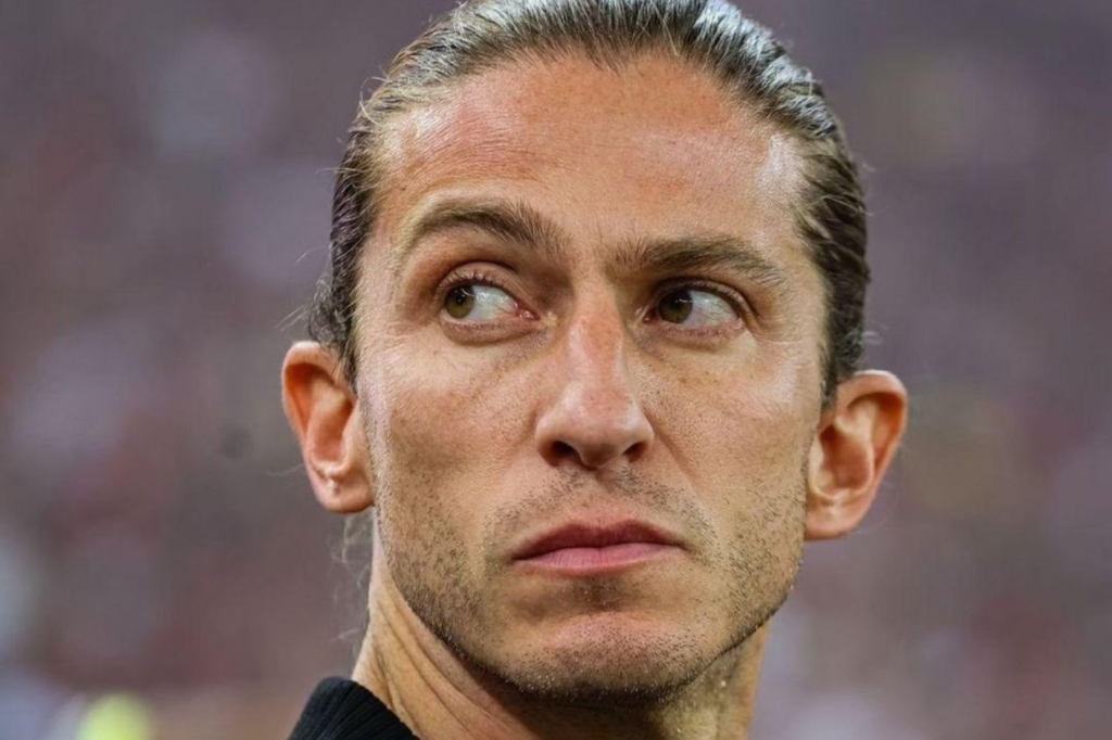 Filipe Luís elogiou desempenho do Flamengo, após vitória no clássico