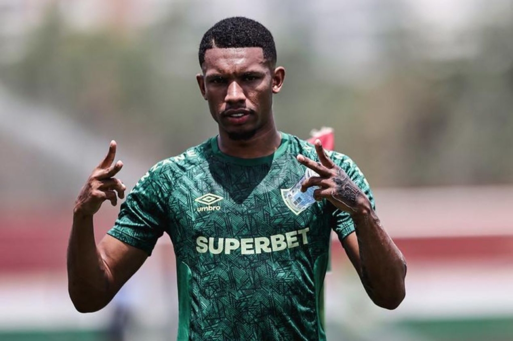 Lelê integrou o elenco do Fluminense que venceu a Copa Libertadores da América de 2023 e a Recopa Sul-Americana de 2024