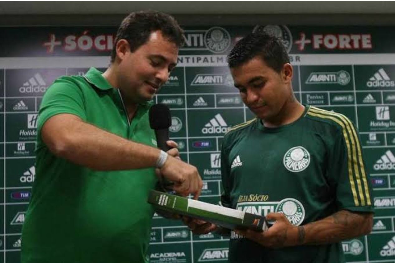 Cruzeiro retoma conversas com Palmeiras para compra de Dudu e contrato por três anos; saiba detalhes