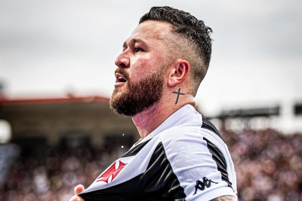 Um jogo em três meses: preterido no Vasco, Rossi ficará livre em dezembro