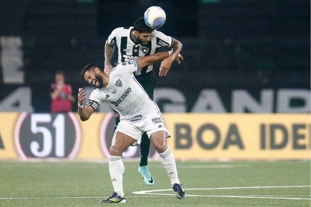 Atlético-MG x Botafogo: Qual time tem preferência em usar a camisa preta e branca na final da Libertadores?