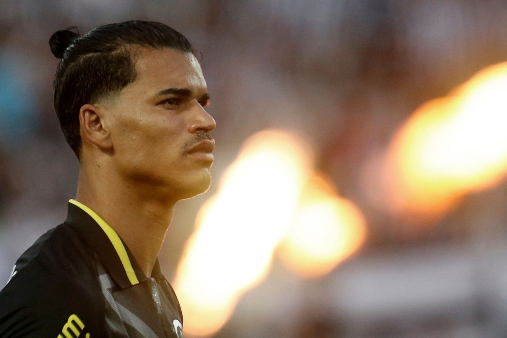 Danilo Barbosa pode defender o Santos em 2025