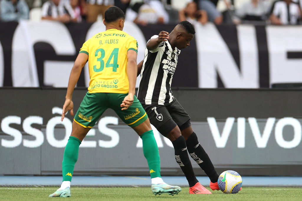 Botafogo perdeu a oportunidade de manter vantagem de seis pontos na liderança do Campeonato Brasileiro