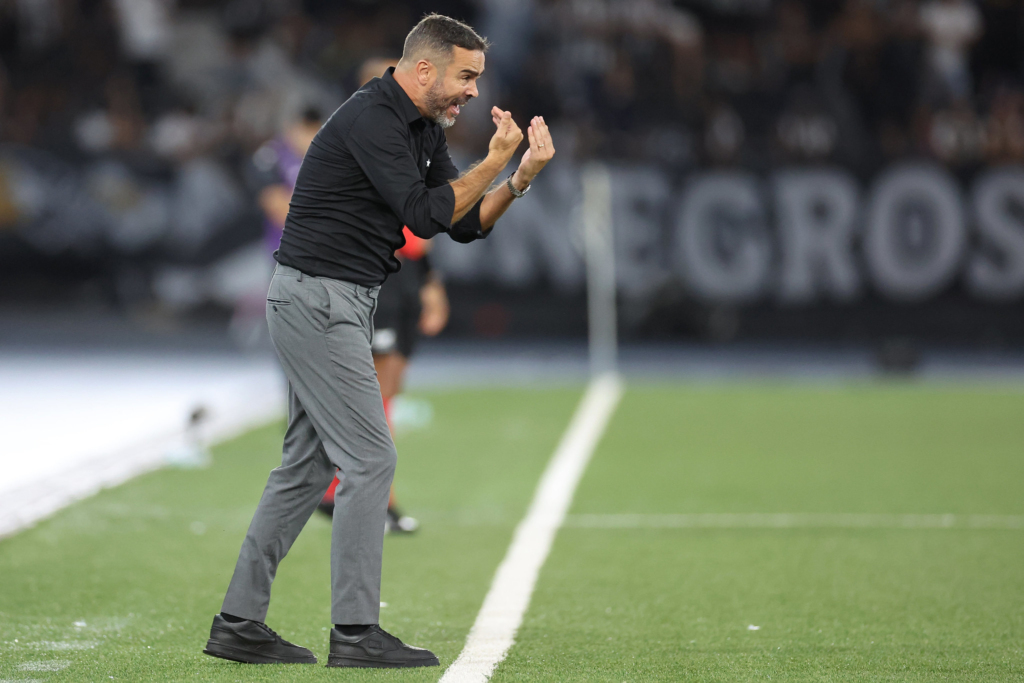 Artur Jorge definiu o empate do Botafogo contra o Cuiabá como "injusto"