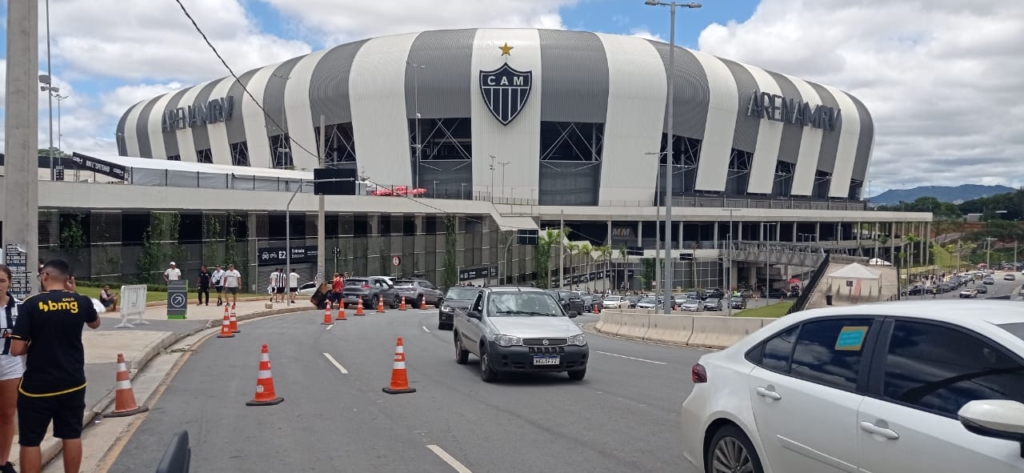 Arena MRV receberá grama sintética