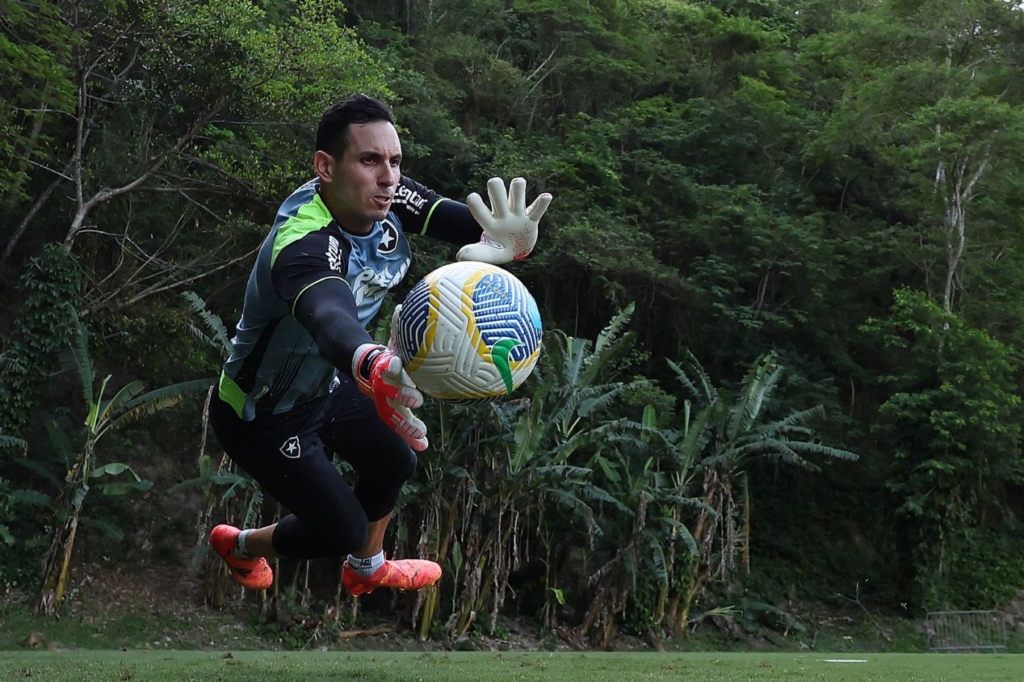Pai de Gatito Fernández não garante filho no Botafogo em 2025: “Mudaram muitas coisas”