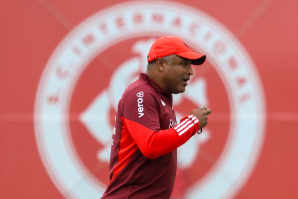 Roger Machado vai escalar alguns reservas no duelo entre Internacional e Fortaleza, pelo Brasileirão