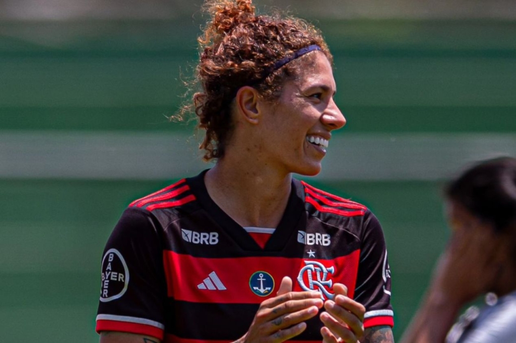 Flamengo anuncia renovação de Cristiane por mais duas temporadas