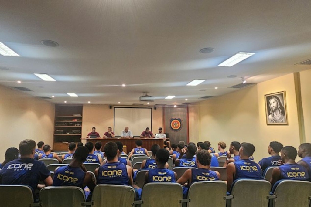 Com um reforço, Madureira inicia abre pré-temporada para o Cariocão 2025