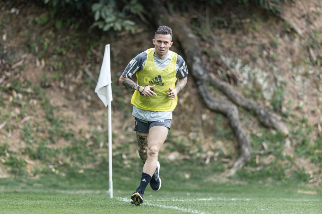 Flamengo x Atlético-MG: Bernard volta a ser relacionado após ficar mais de um mês fora por lesão