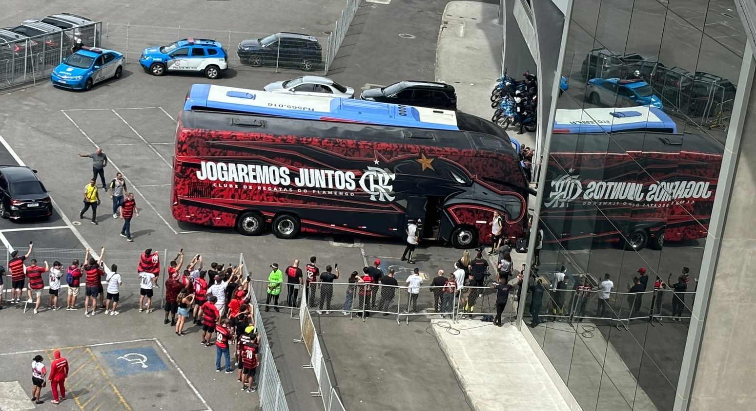 Ônibus com os jogadores do Flamengo no Maracanã