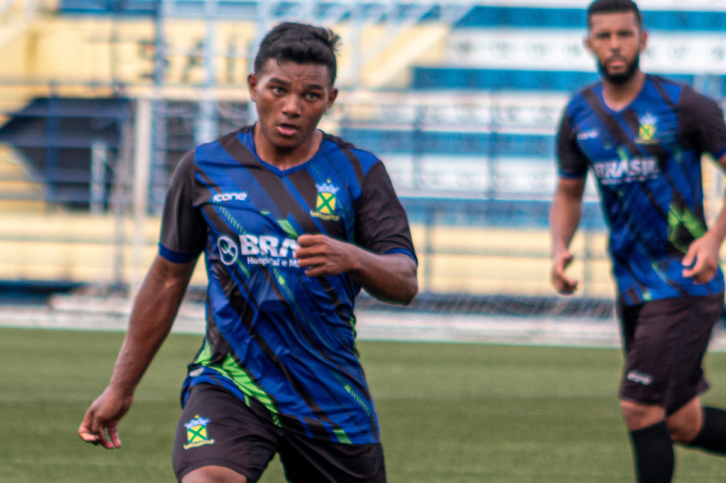 Nycollas Lopo acerta com Santo André