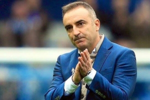Atlético-MG procura Carlos Carvalhal