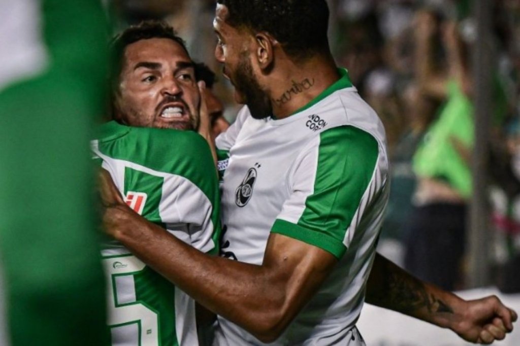 Gilberto entra no radar do Sport