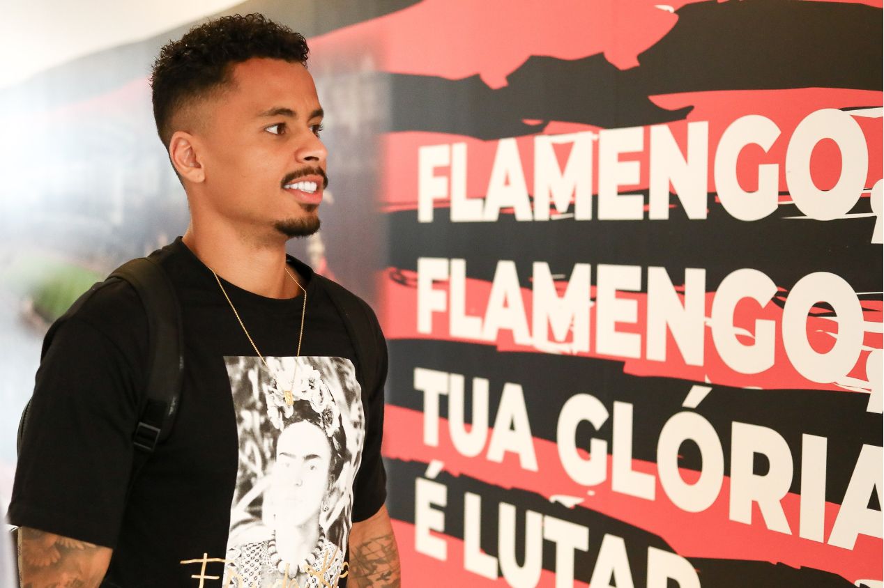 Rennes tenta contratar Allan por empréstimo junto ao Flamengo