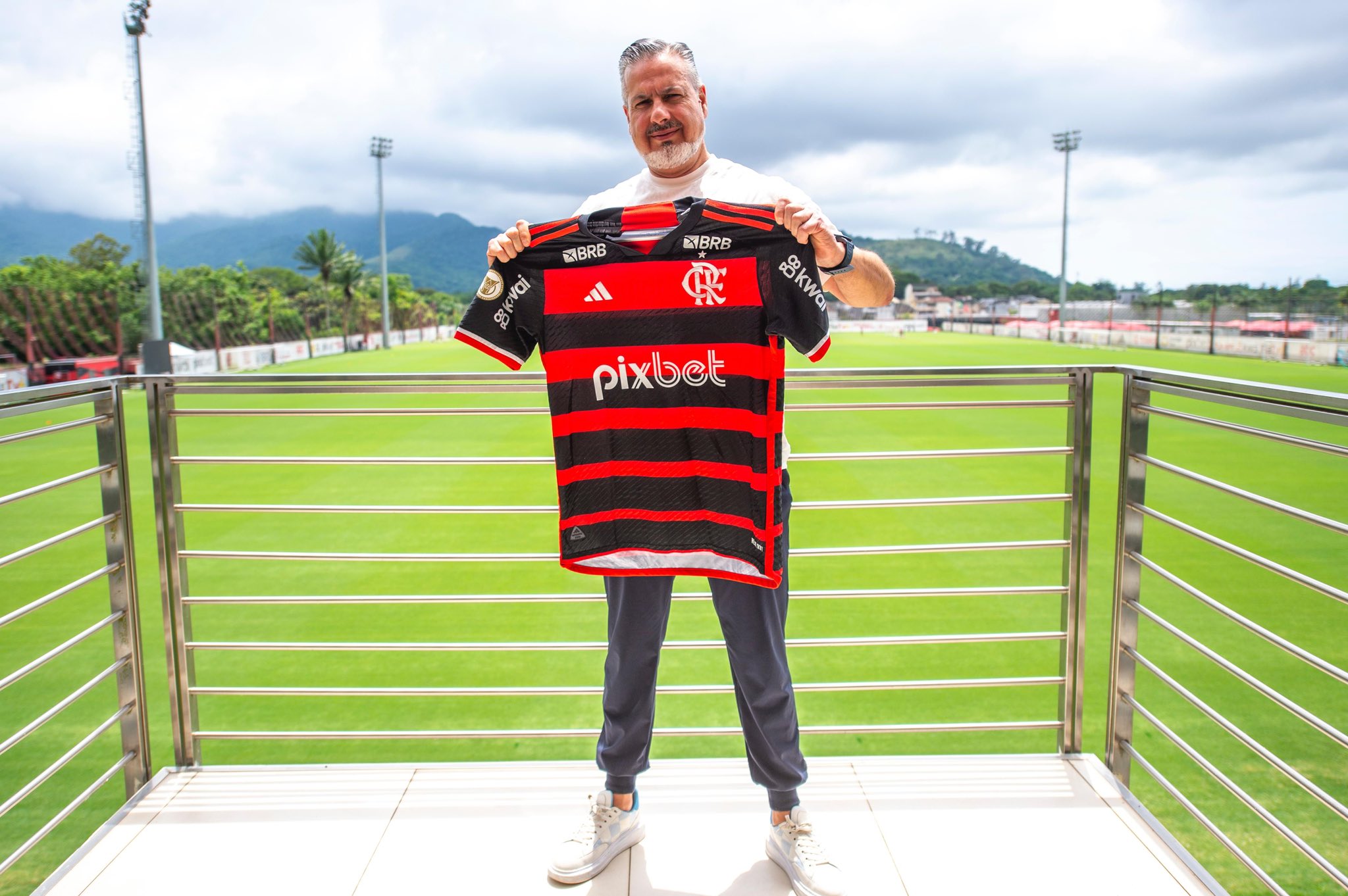 José Boto foi apresentado pelo Flamengo