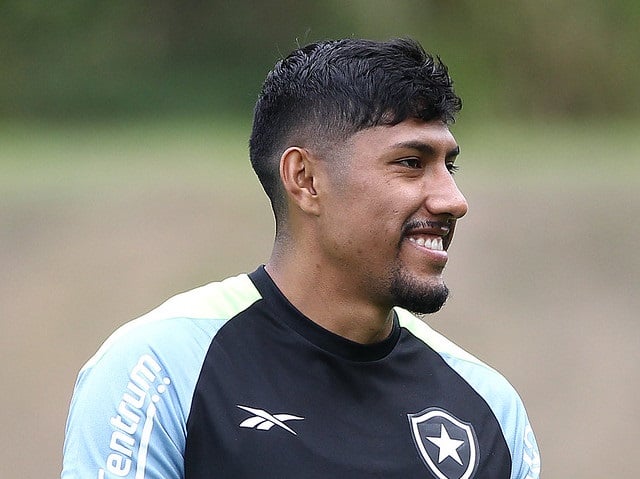 Luis Segovia vai atuar pelo Mirassol em 2025