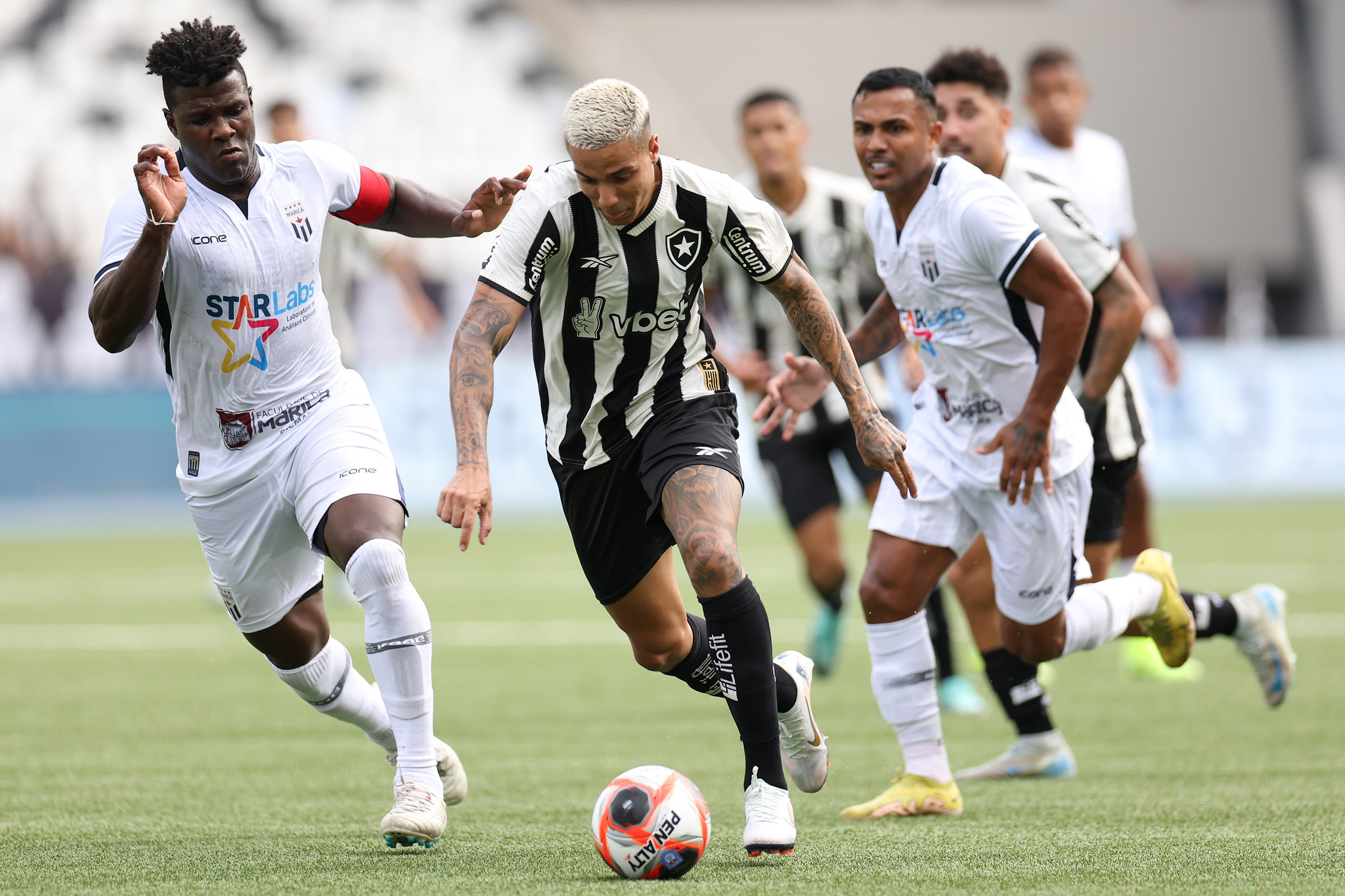 O Botafogo perdeu para o Maricá na estreia do Campeonato Carioca