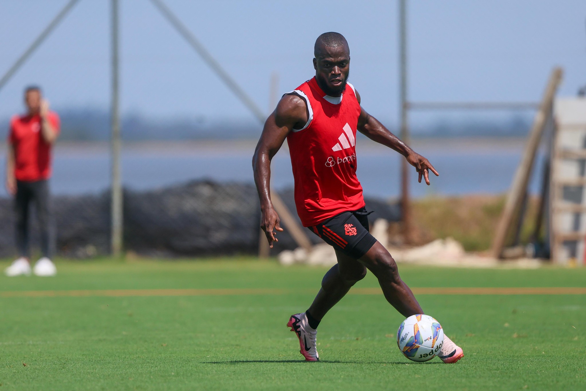 Enner Valencia em treinamento do Internacional