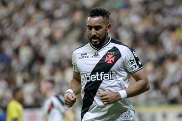 Vasco libera Payet e jogador será desfalque contra o Bragantino; saiba motivo