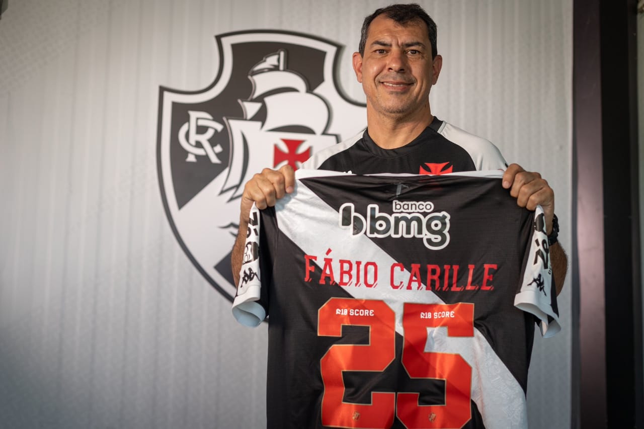 Técnico Fábio Carille conhece instalações do CT do Vasco, nesta sexta-feira ()