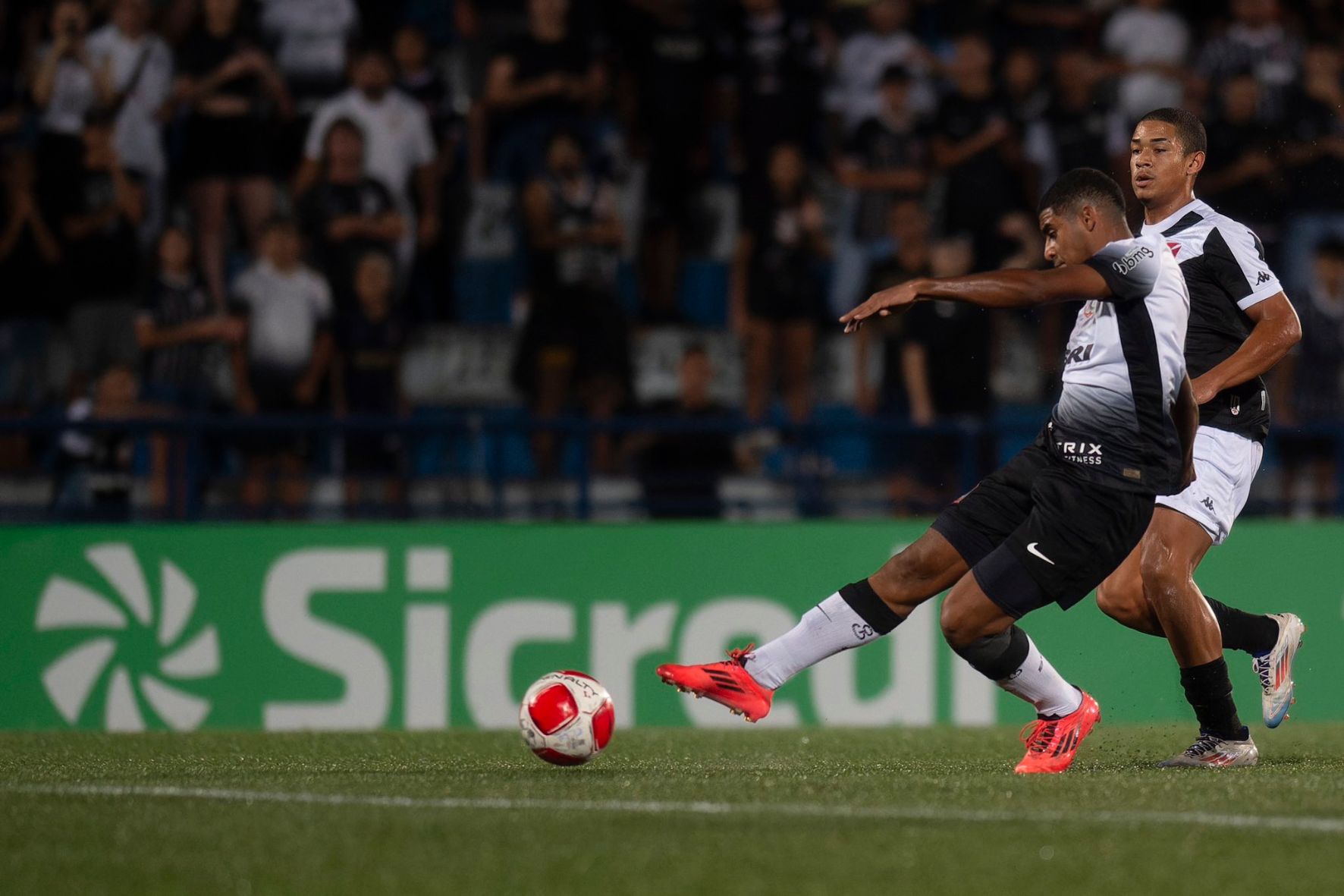 Gui Negão garantiu a vitória do Corinthians sobre o Vasco e a classificação às semifinais da Copinha 2025