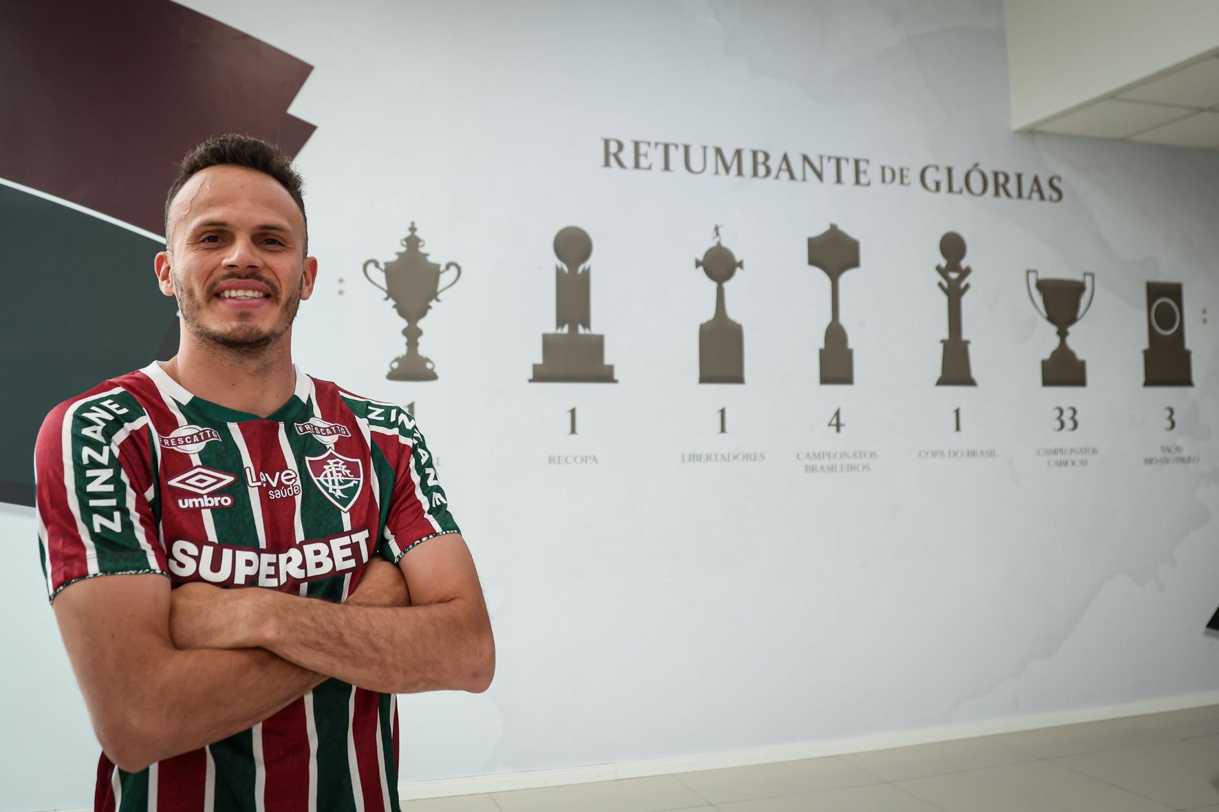 O lateral-esquerdo Renê é o sexto reforço do Fluminense na temporada 2025