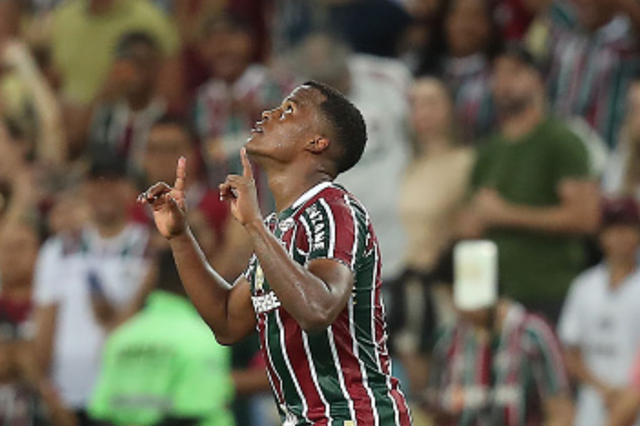 Fluminense retoma conversas por renovação de Jhon Árias; saiba detalhes