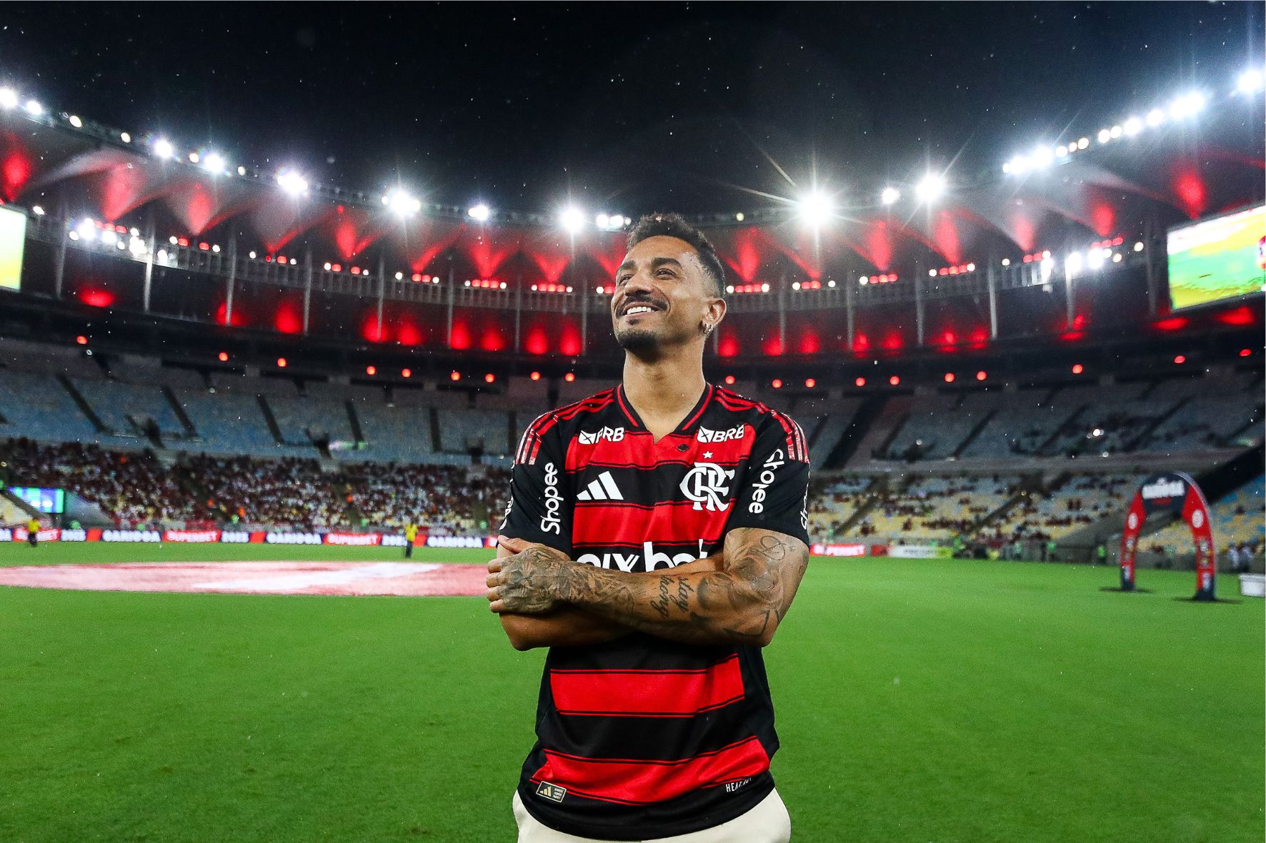 Danilo foi apresentado à torcida do Flamengo, antes do duelo contra o Sampaio Corrêa pelo Campeonato Carioca