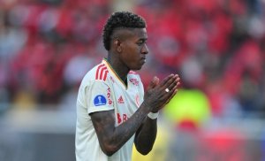 Vitão acerta com o Flamengo