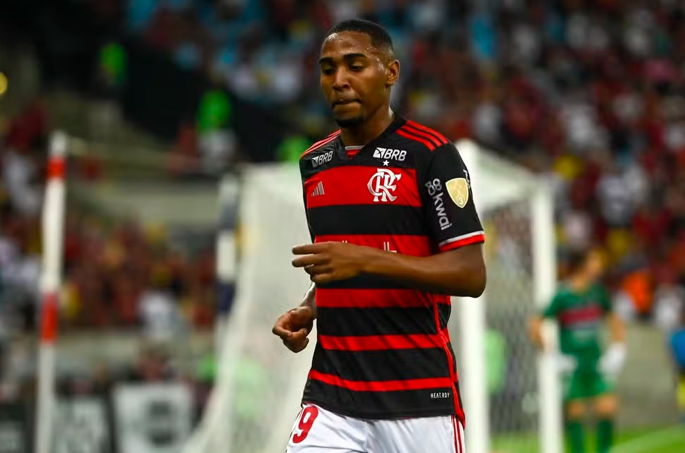 Lorran não está nos planos da comissão técnica do Flamengo