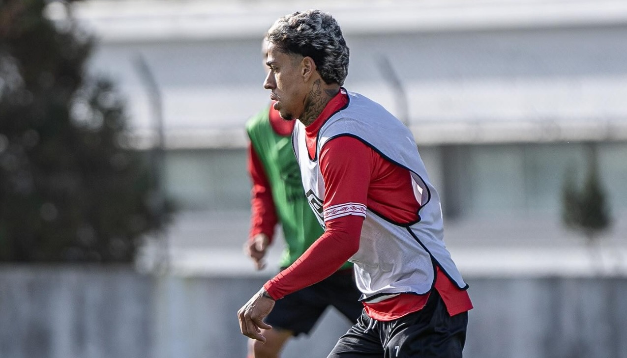 Matheusinho pelo Santa Clara