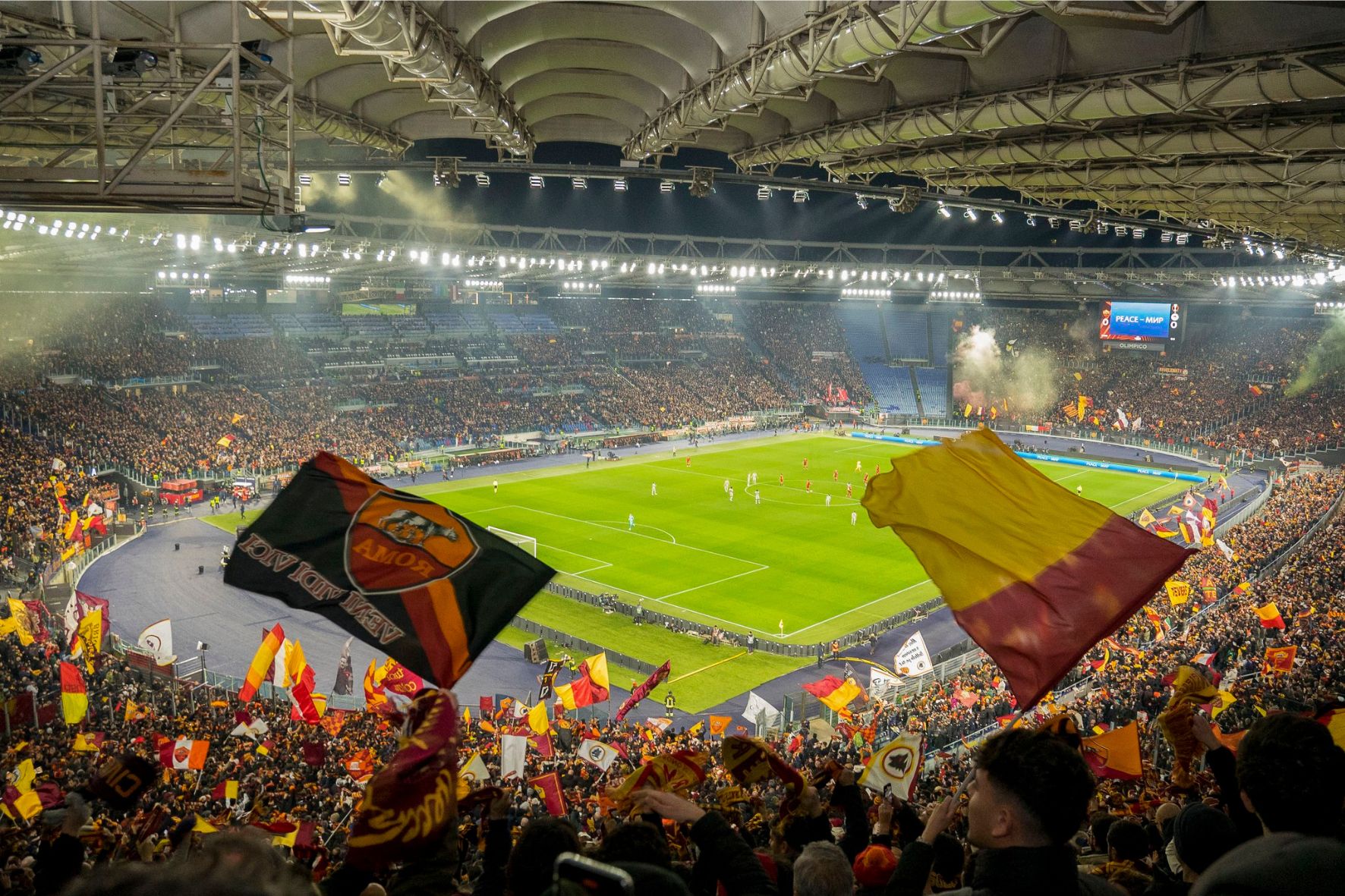 Roma e Lazio se fazem, neste domingo (05), o Clássico da Cidade Eterna