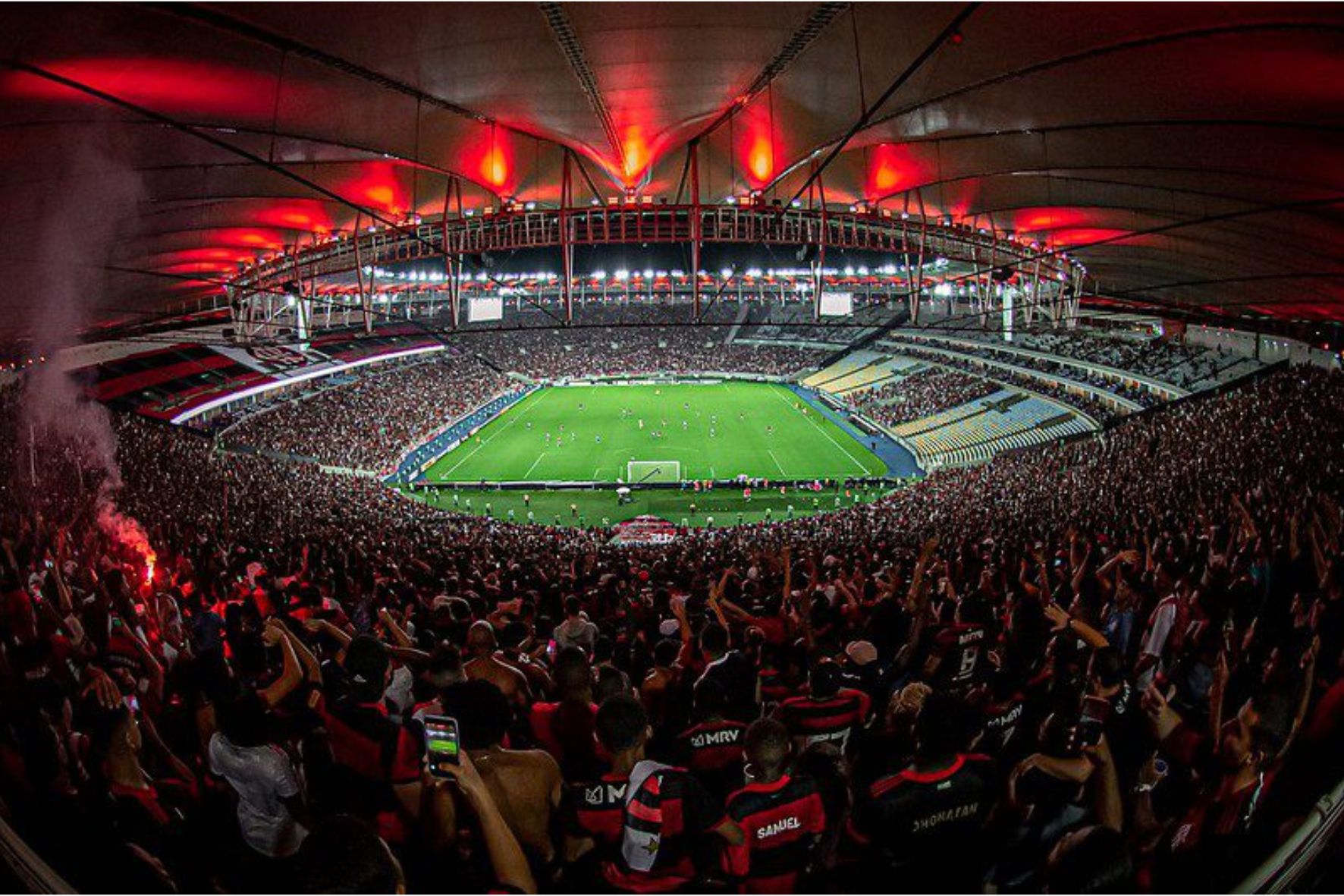 Torcida do Flamengo lota o Maracanã