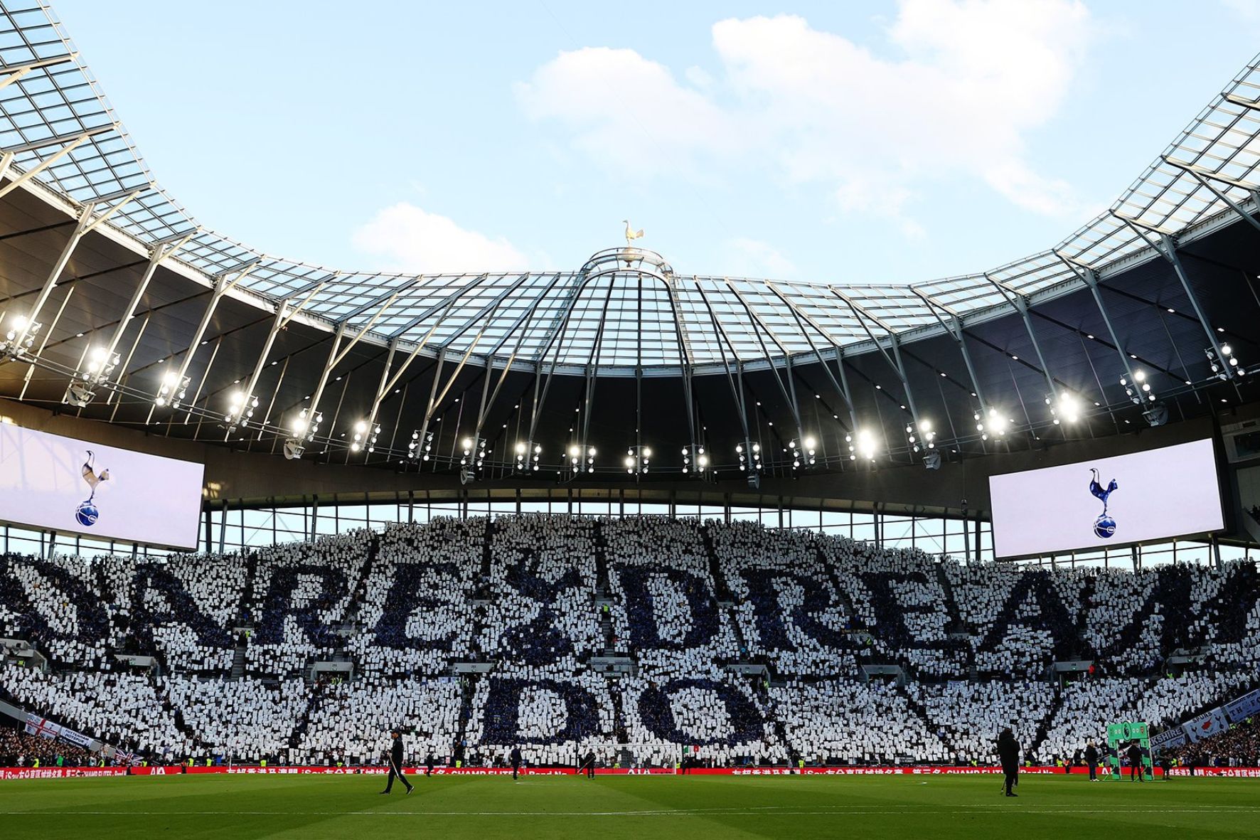 Tottenham x AZ: equipes se enfrentam pela UEFA Europa League