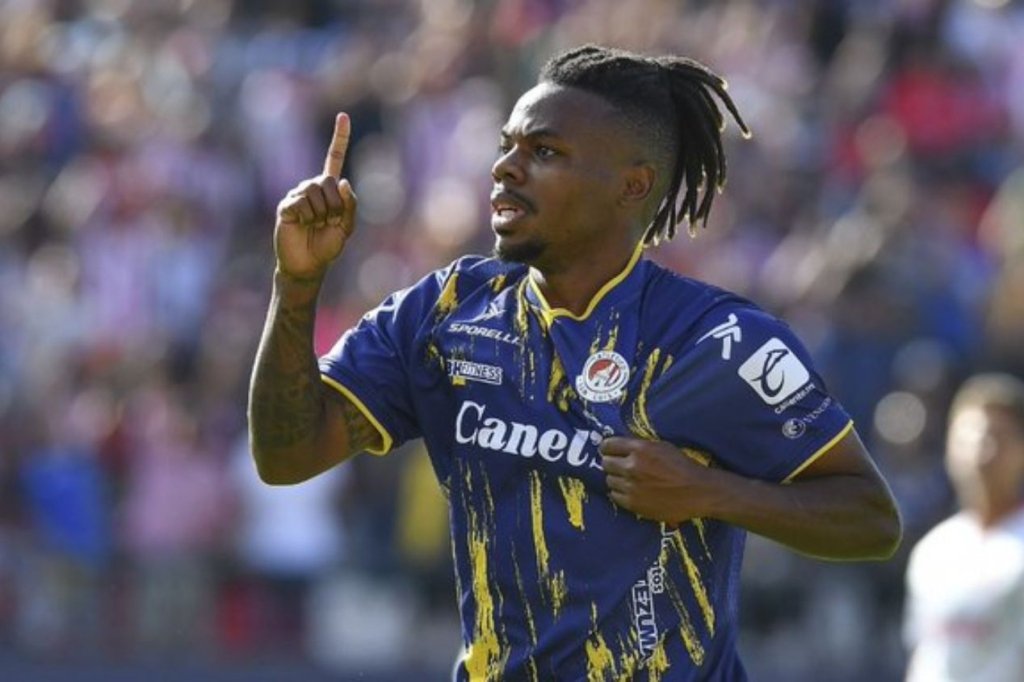 Jhon Murilo entra no radar do Sport