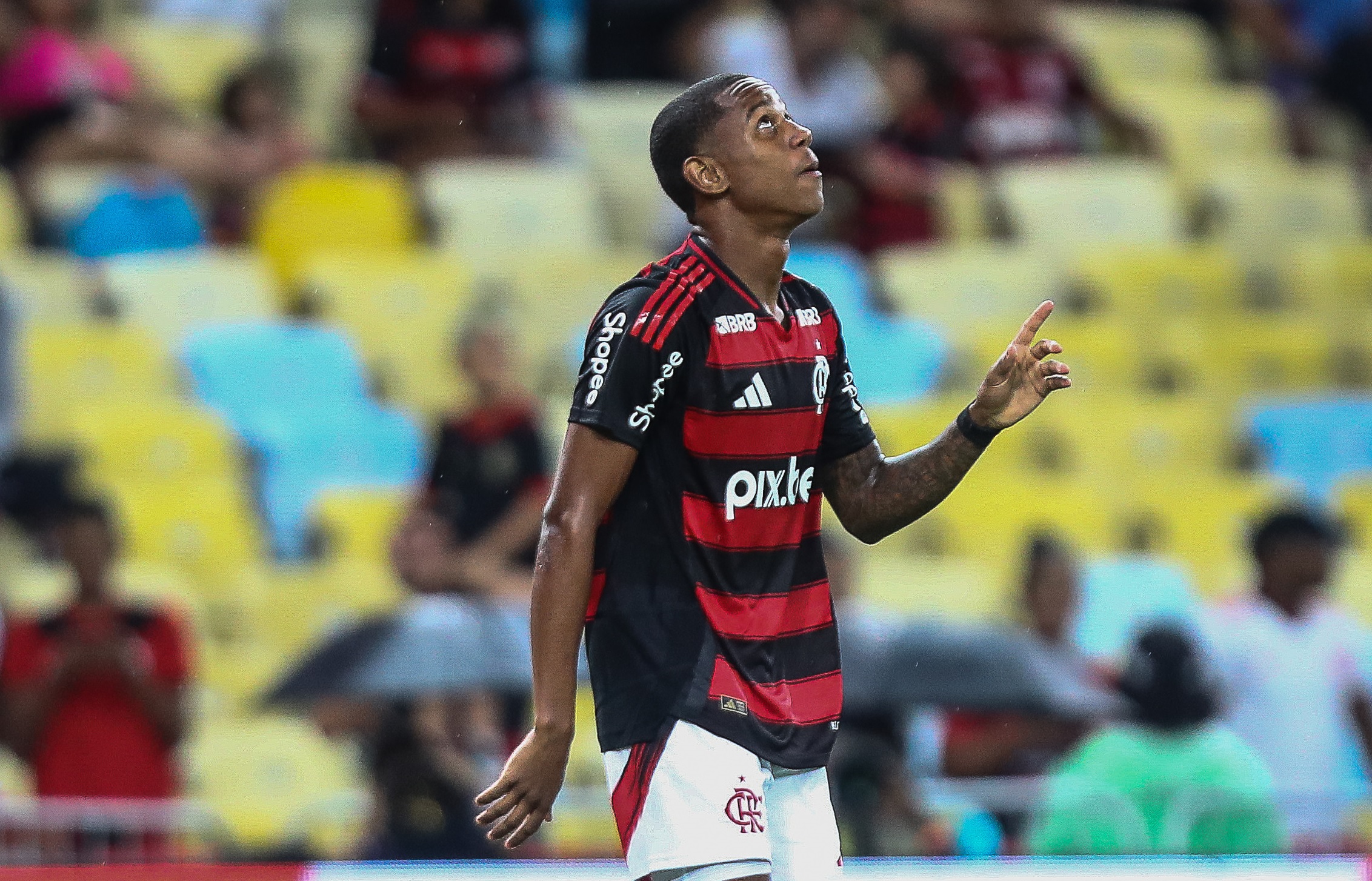 Wallace Yan comemora gol pelo Flamengo