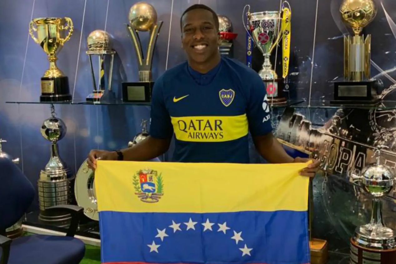 Livre no mercado, Jan Hurtado, ex-Atlético-GO e Bragantino, negocia com clube argentino