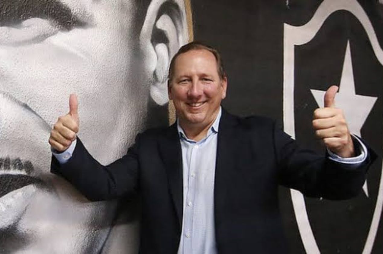 Botafogo x Racing: Hernán Crespo vai assistir final da Recopa ao lado de John Textor