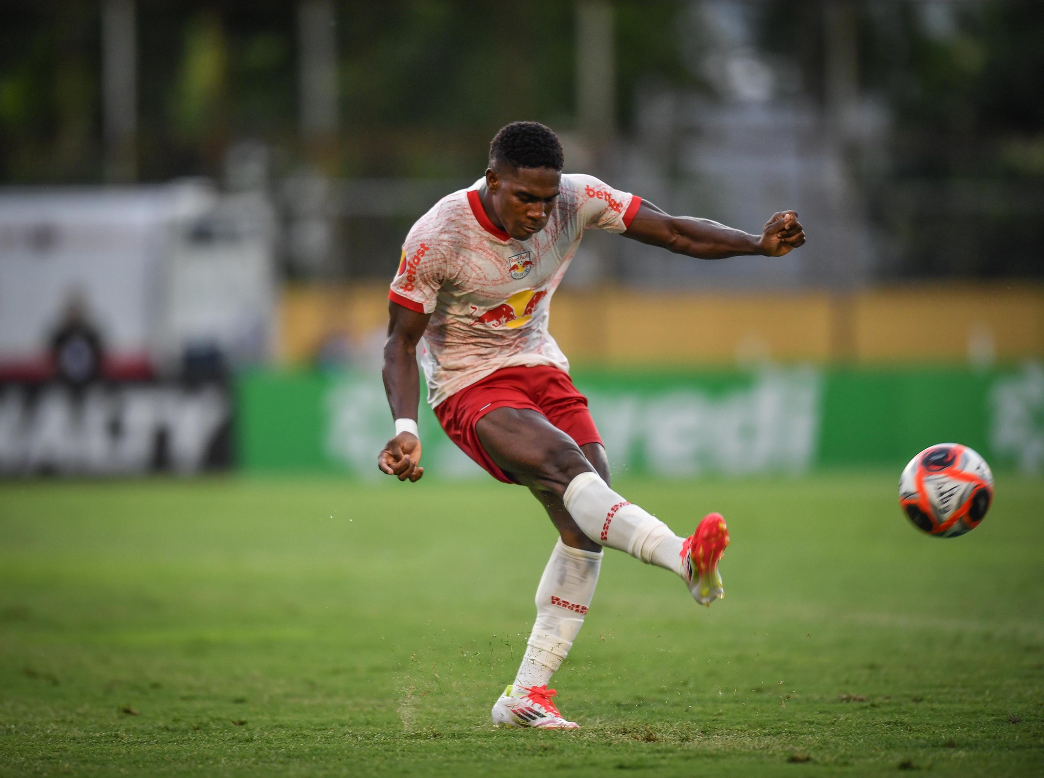 Henry Mosquera é alvo do Botafogo no mercado