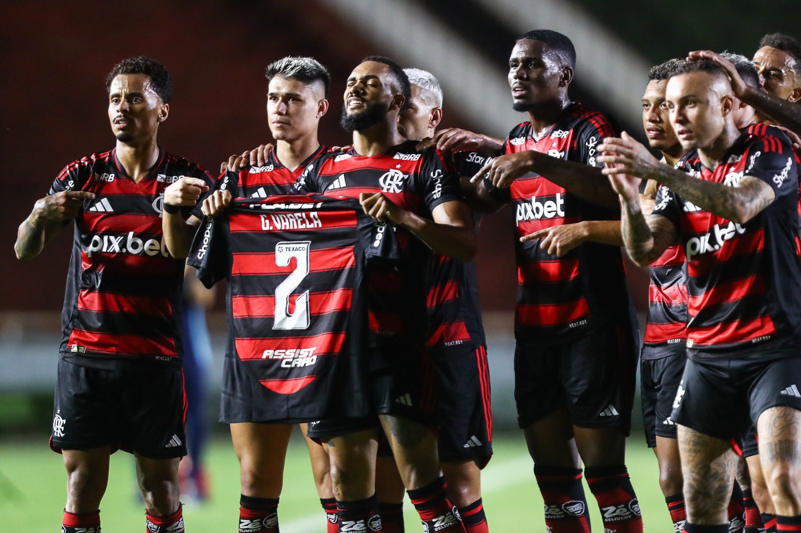 O Flamengo venceu a Portuguesa-RJ por 5 a 0 pelo Campeonato Carioca