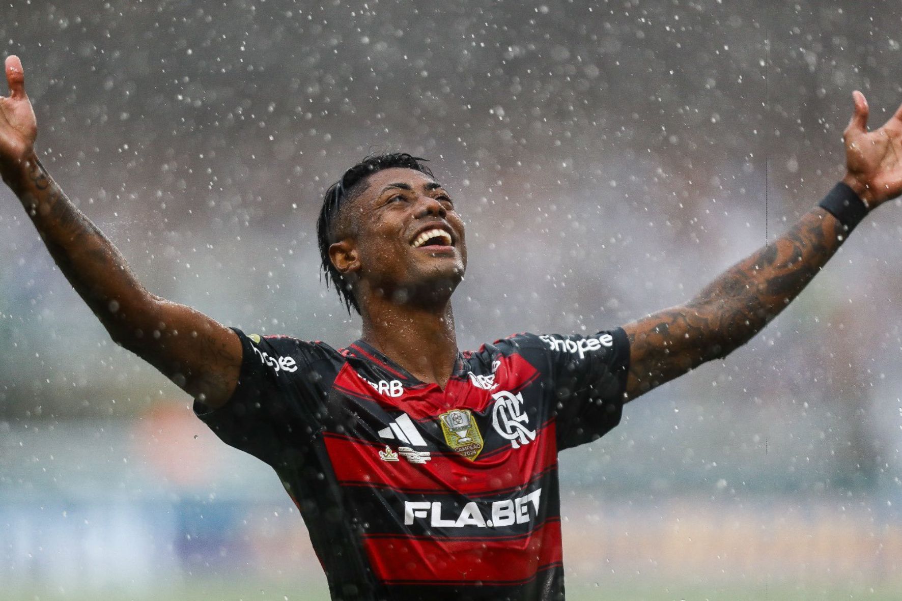 Bruno Henrique marcou dois gols e garantiu o título do Flamengo na Supercopa do Brasil