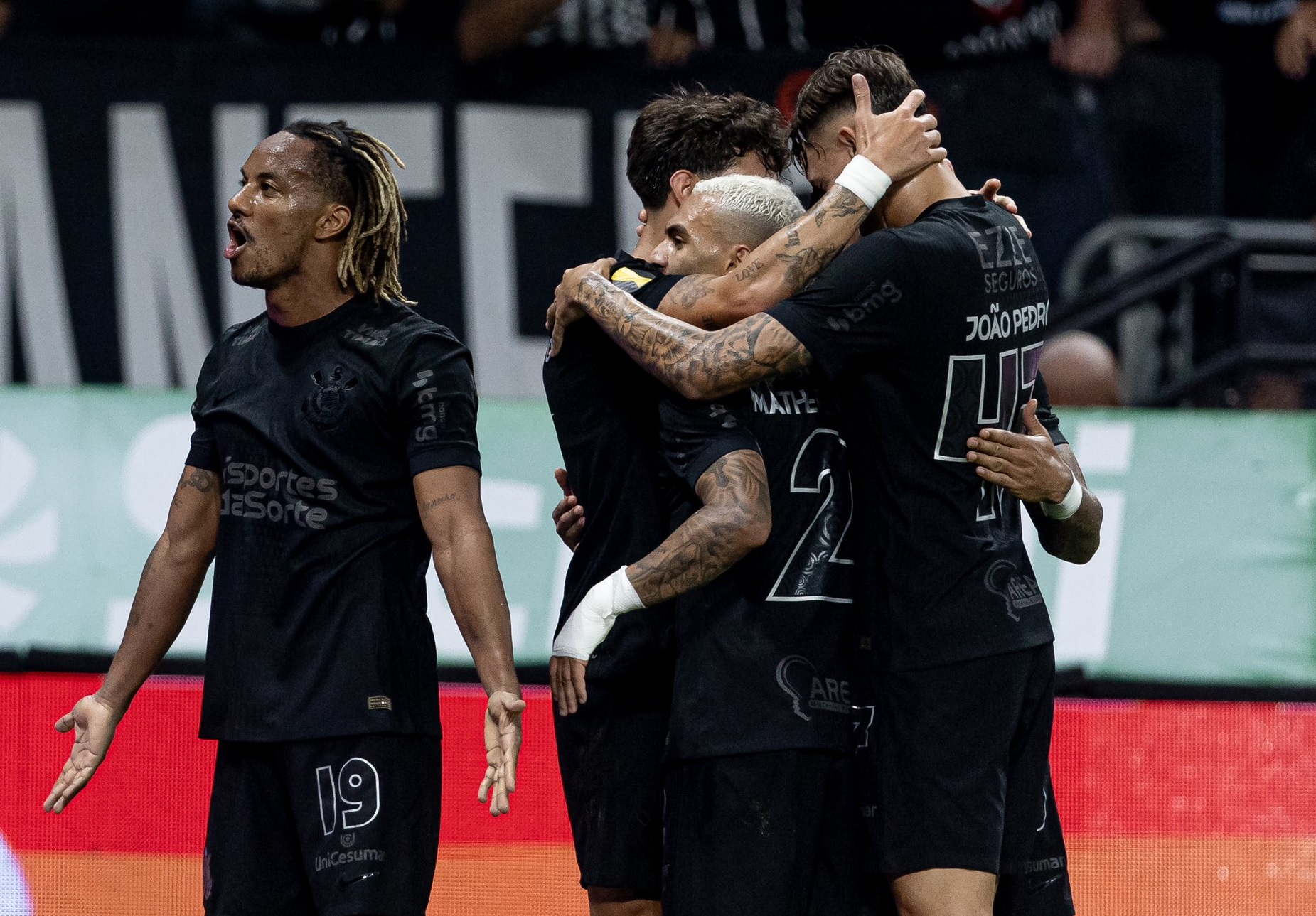 Corinthians enfrenta a Universidad Central