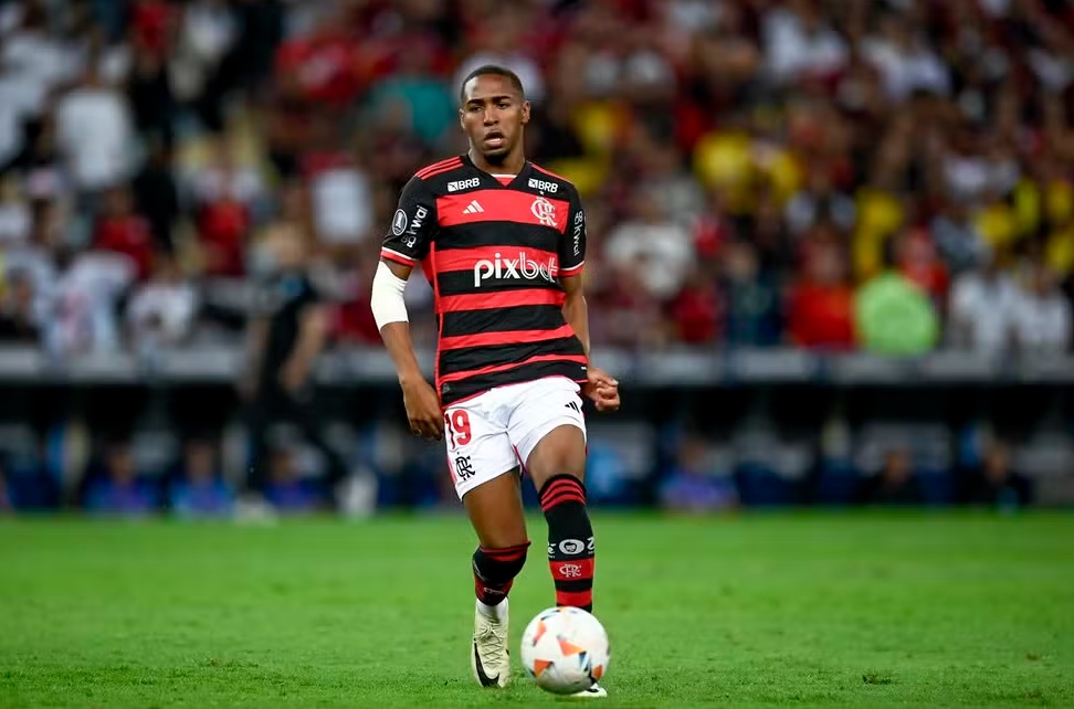 Lorran foi negociado pelo Flamengo