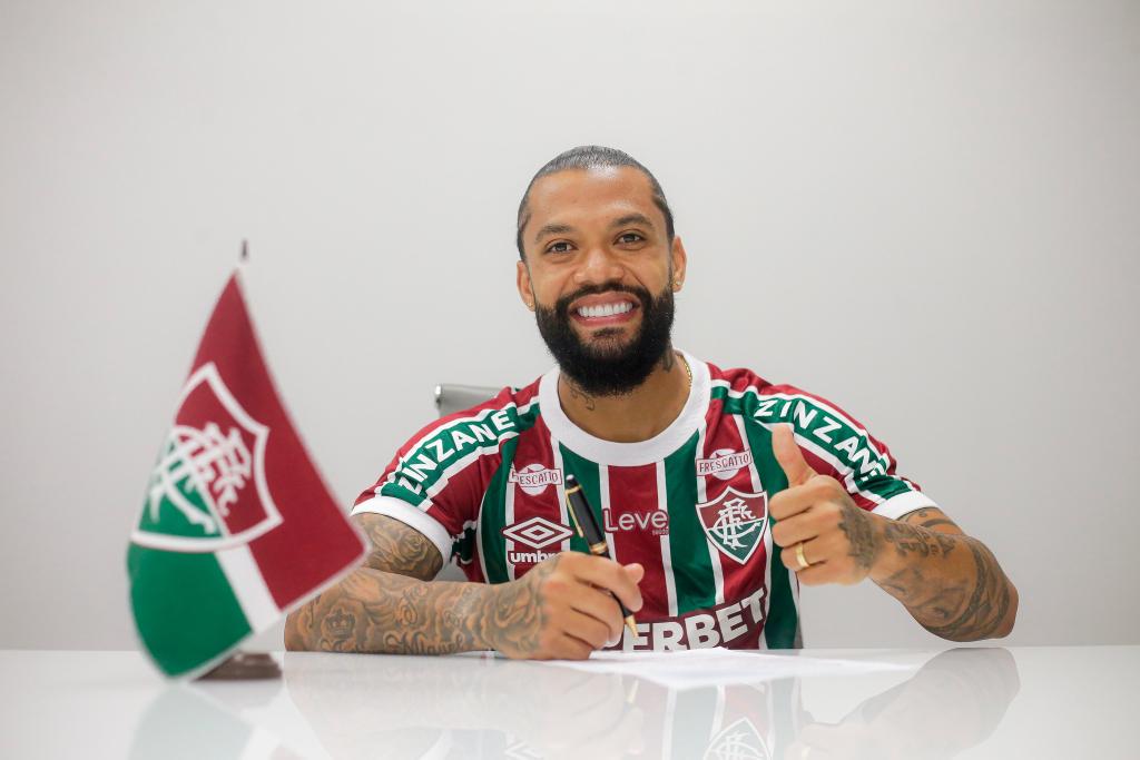 Otávio acertou com o Fluminense