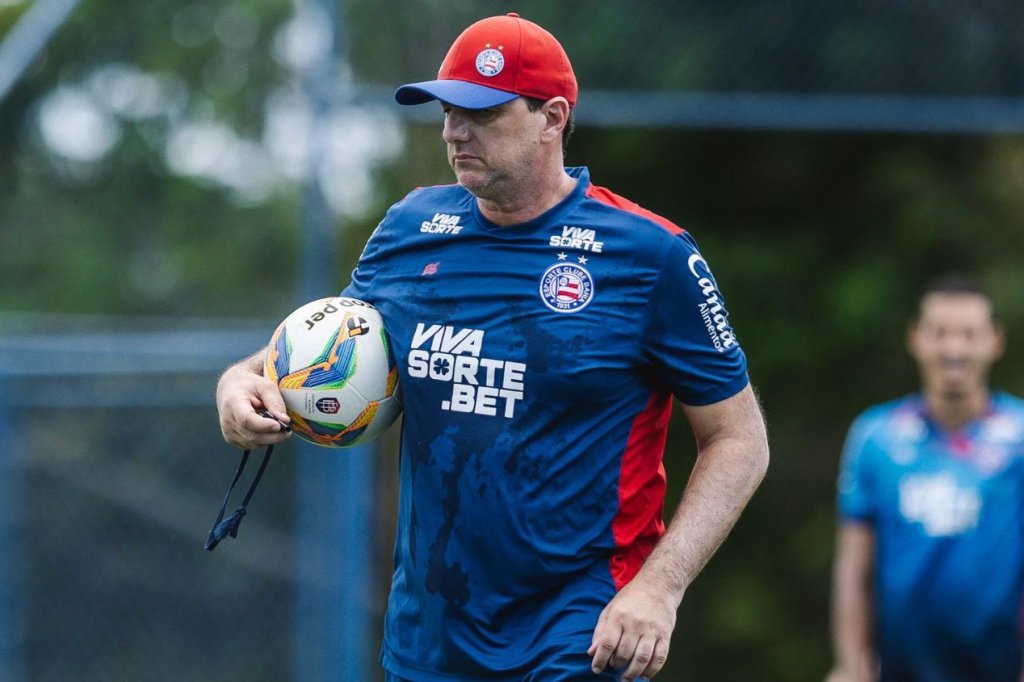 Rogerio Ceni é treinador do Bahia